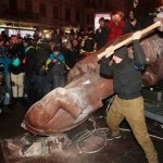 Zburzmy ostatnie pomniki Lenina